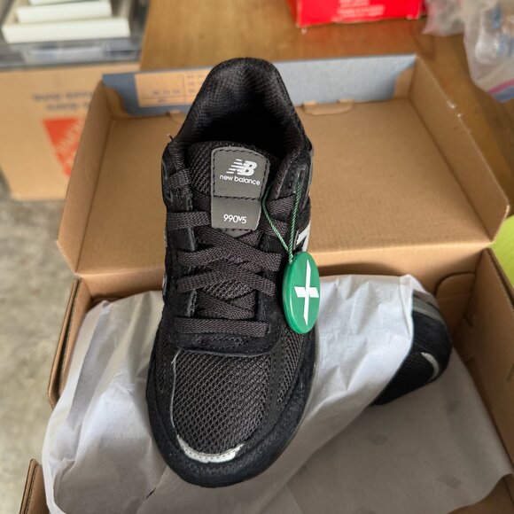 Little Kid New Balance Size 13M (Black/Grey) - Picture 2 of 6